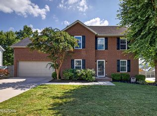 828 Paxton Dr, Knoxville, TN 37918