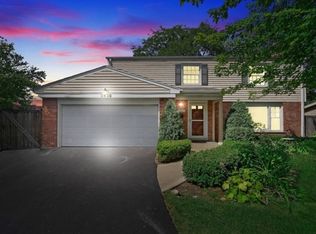 2428 Swainwood Dr, Glenview, IL 60025