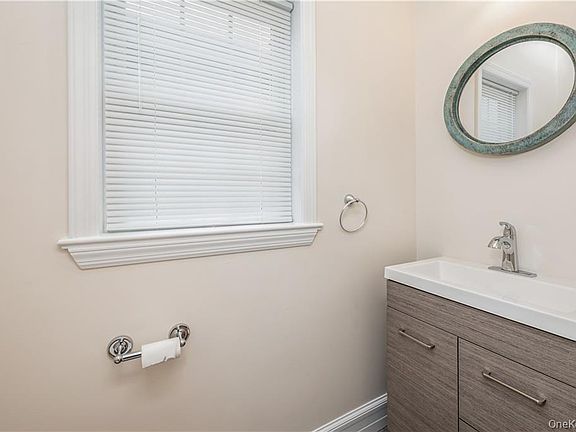 3rd image of 11 Park Ave E #11