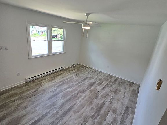 5th image of 206 Bull Run Dr