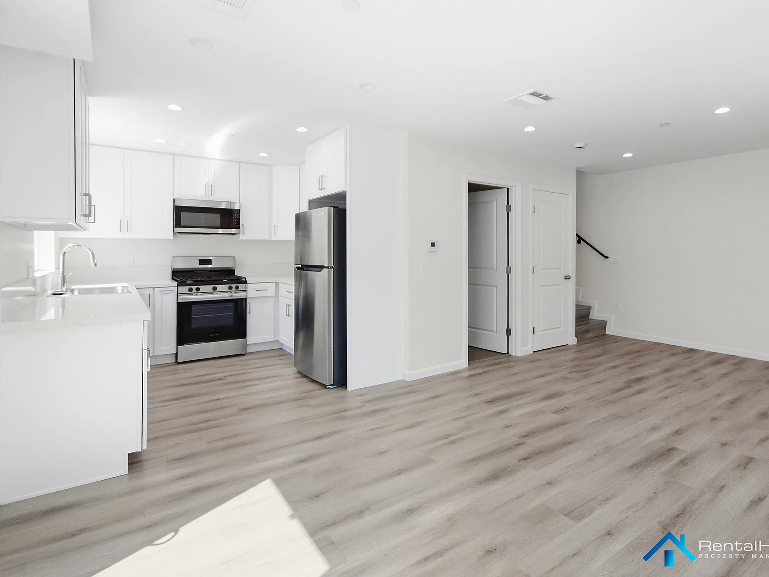 2 bed, 2.5 bath, 950 sqft, $2,845 — Photo 3