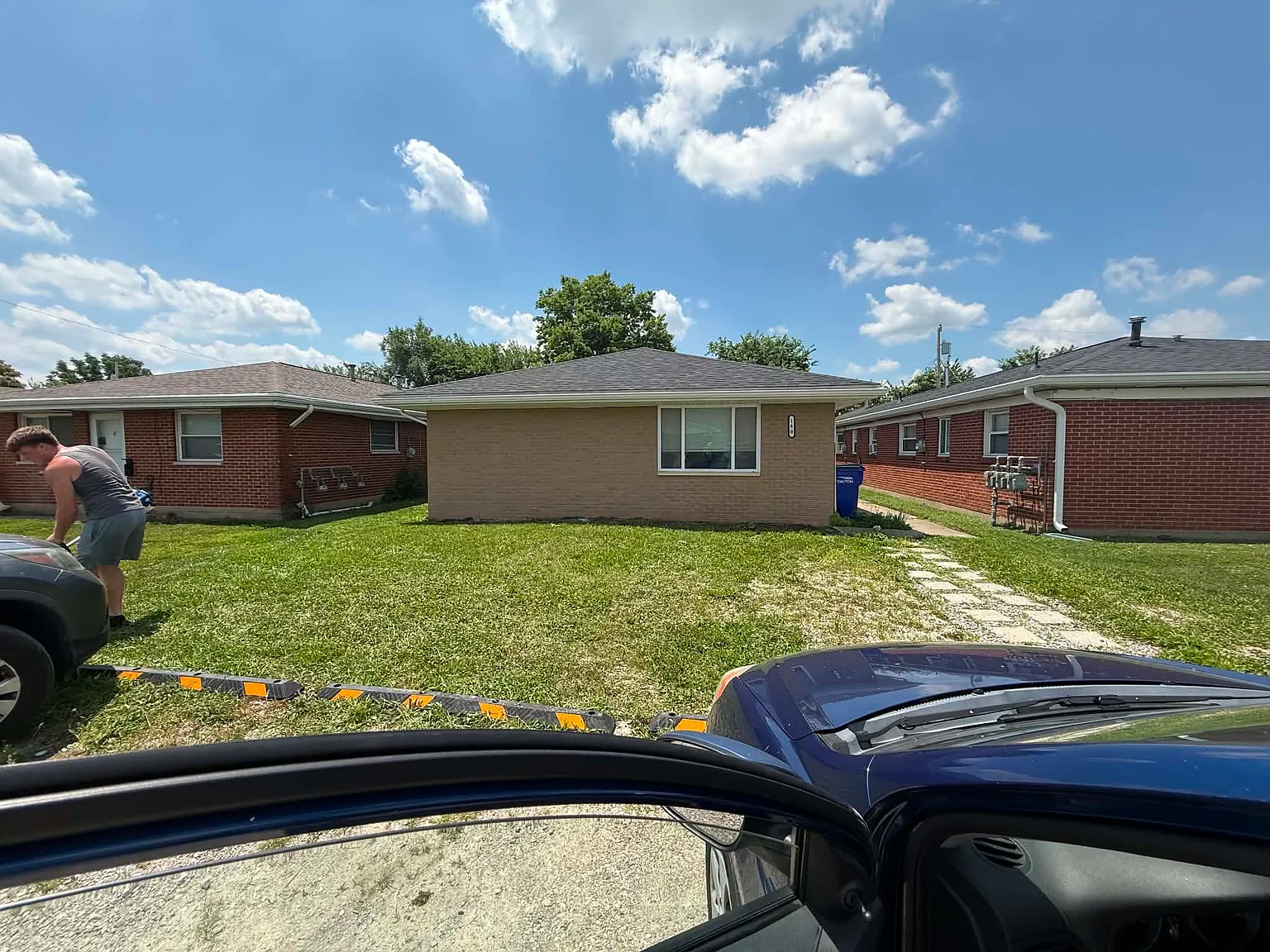 140 Kelly Ave — Photo 3