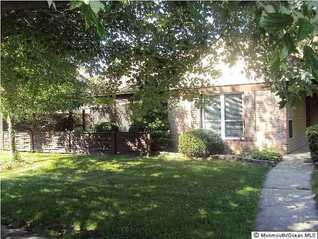 947 Liverpool Circle #B photo 1