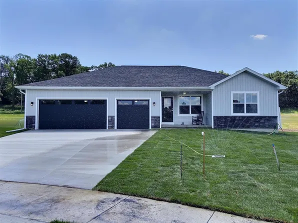 2926 Blue Jay Lane, Portage, WI 53901