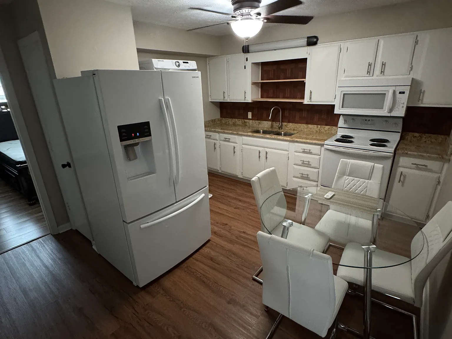 1 bed, 702 sqft, $1,100 — Photo 3