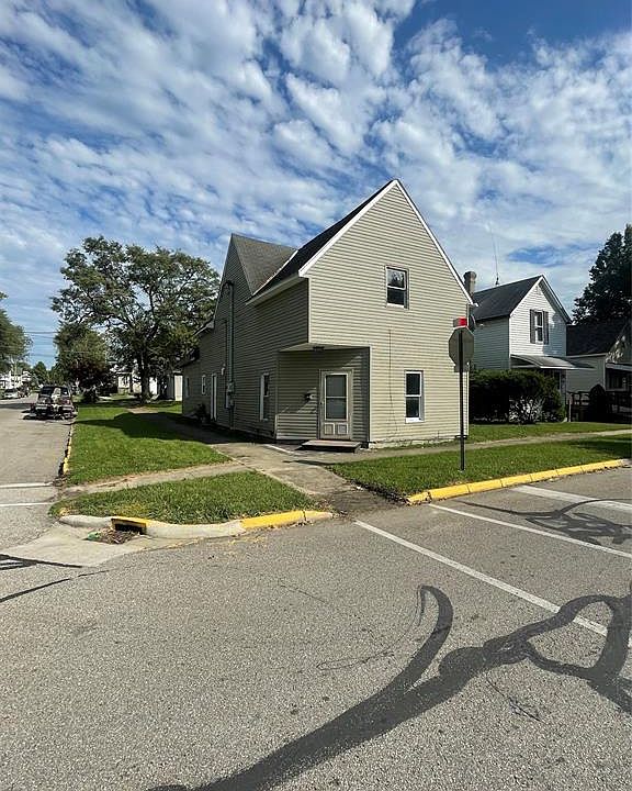 1st image of 642 N Sexton St