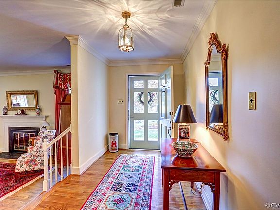 2nd image of 100 Roslyn Hills Dr