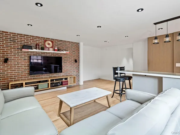 5221 65th Place #2J, Maspeth, NY 11378