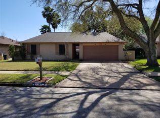 40 Sarita Rd, Angleton, TX 77515