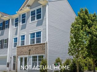 3242 Mackinac Dr, Columbus, OH 43207