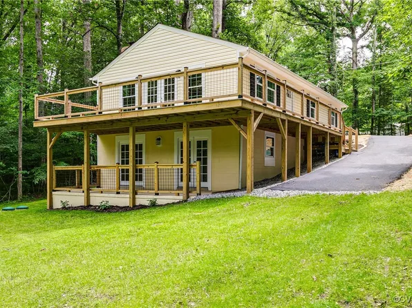 7416 Lakeshore Dr, Quinton, VA 23141