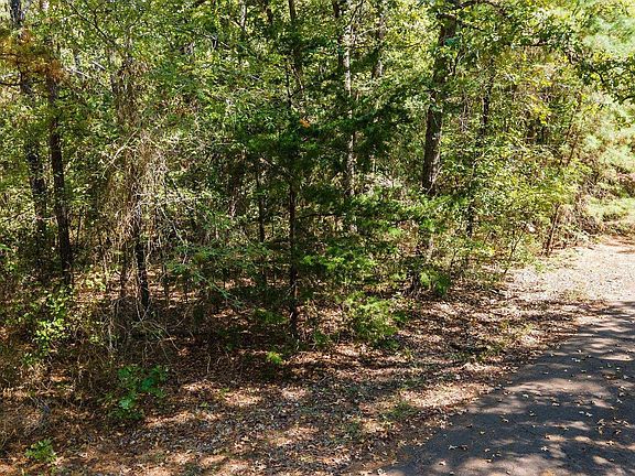 3rd image of Private Road 6685