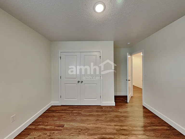 1328 E White St — Photo 27