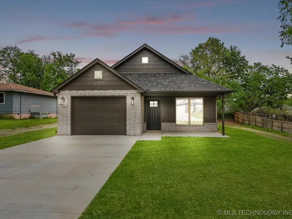 813 N 10th St, Collinsville, OK 74021