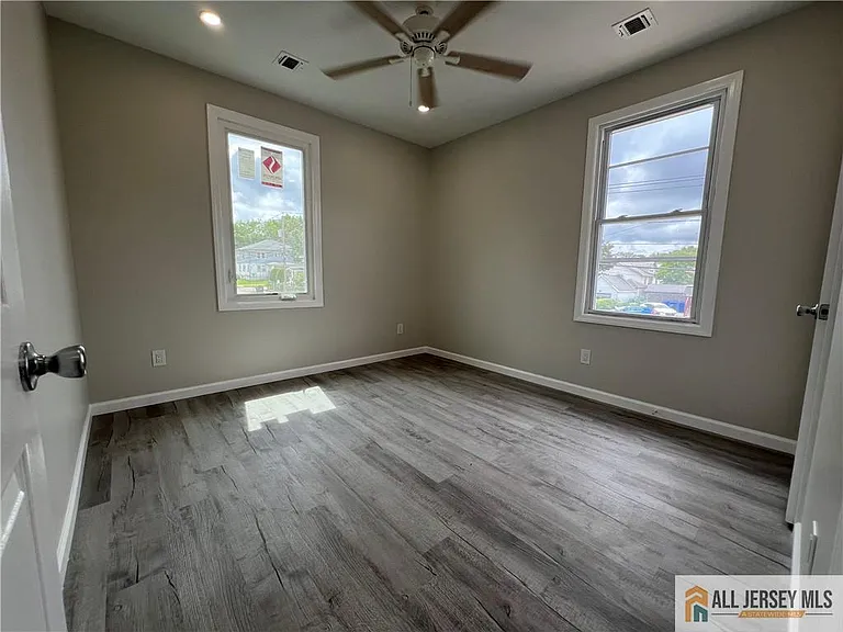 588 Livingston Ave #2-B — Photo 14