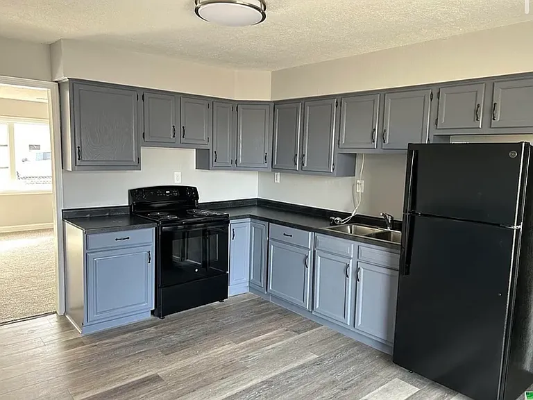 107 Delier St — Photo 3