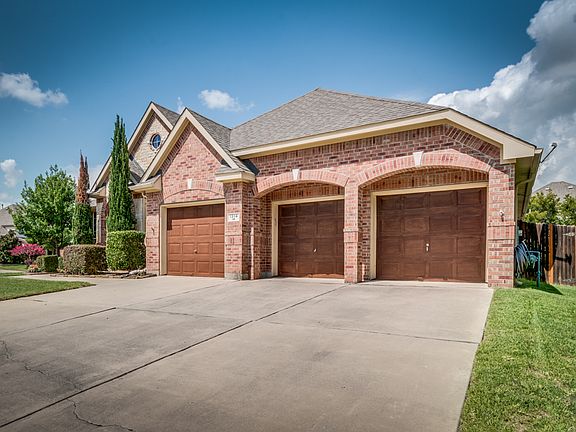 3rd image of 1314 Rosebriar Ln