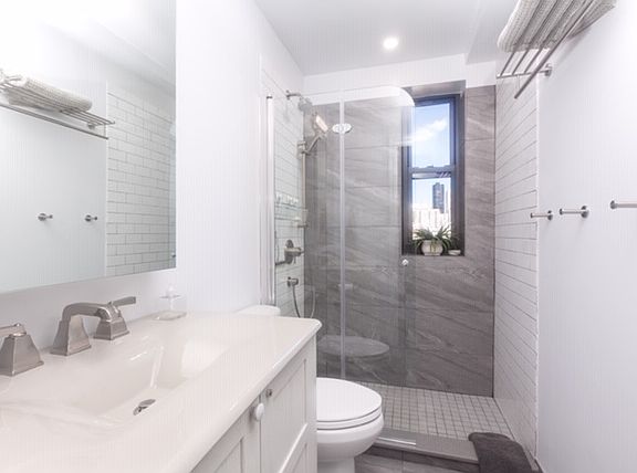 5th image of 227 E 57th St APT 11