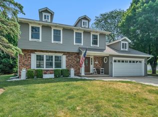 322 W Kendall Dr, Yorkville, IL 60560