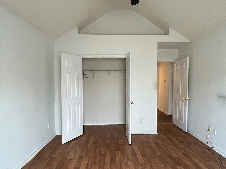 5420 Sapphire Cir — Photo 10