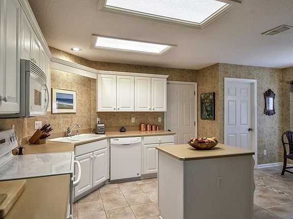 4th image of 1937 Windswept Oak Ln