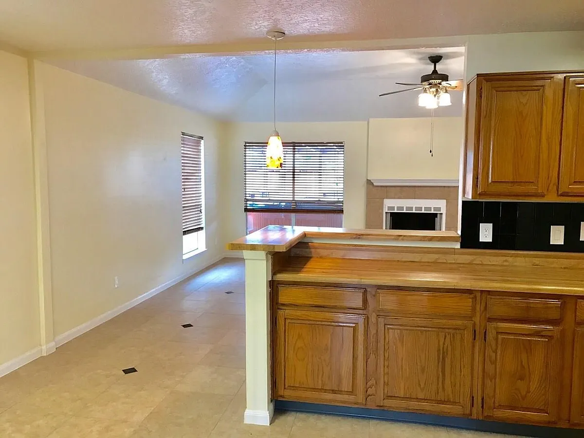Photo 2 of 29 - 2118 Endicott Ln - Sugar Land, TX Building Photo - 2118 Endicott Ln