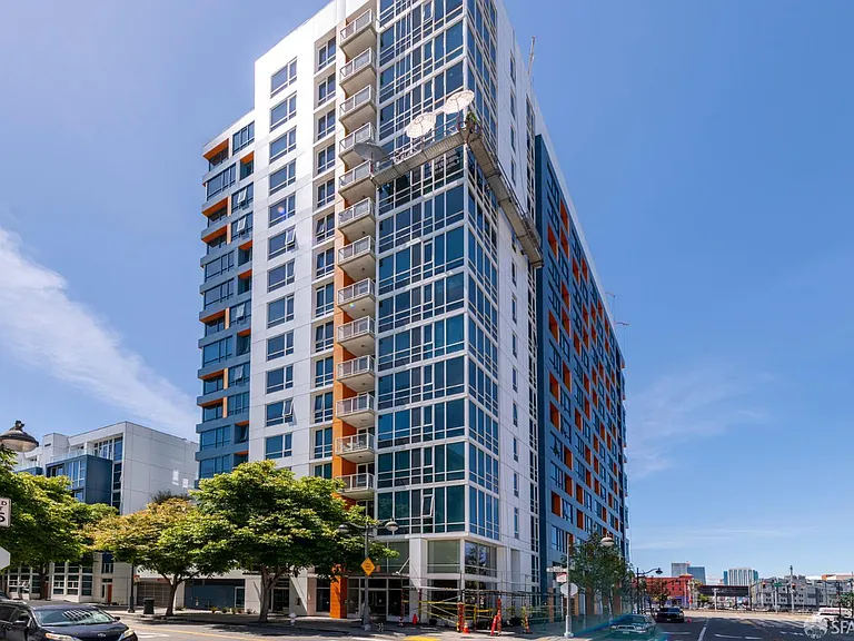 300 Berry St #907 — Photo 25
