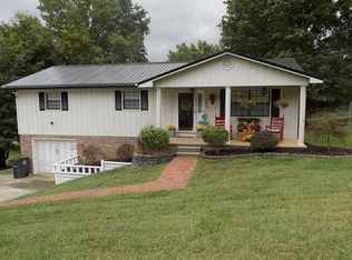 703 Seven Oaks Dr, Mt Carmel, TN 37645