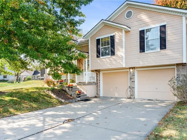 105 Breezeway Ln, Pleasant Hill, MO 64080