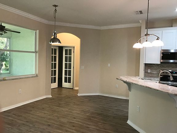 5th image of 1017 Lake Avoca Pl