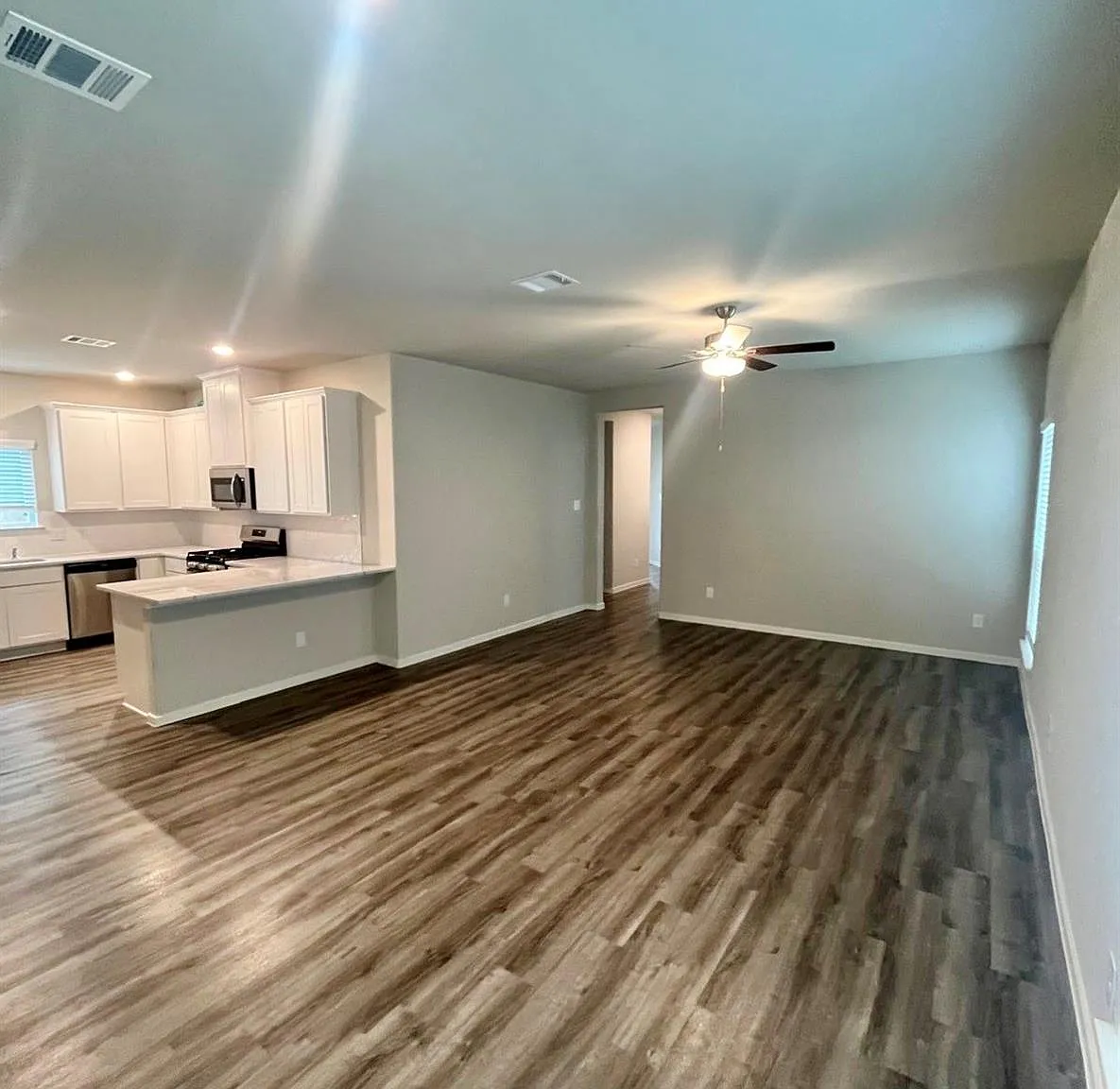 3 bed, 2.0 bath, $1,950 — Photo 4
