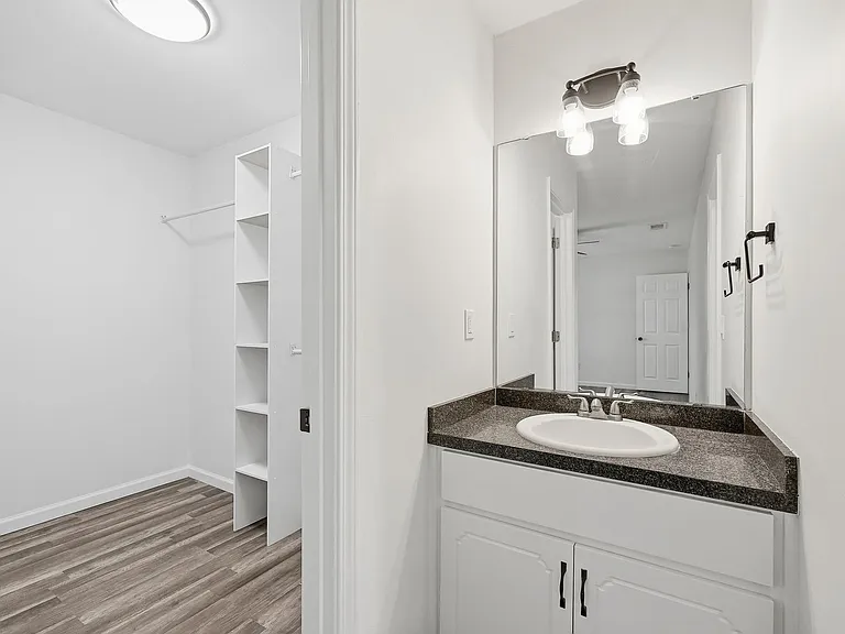 403B Yancey St — Photo 35