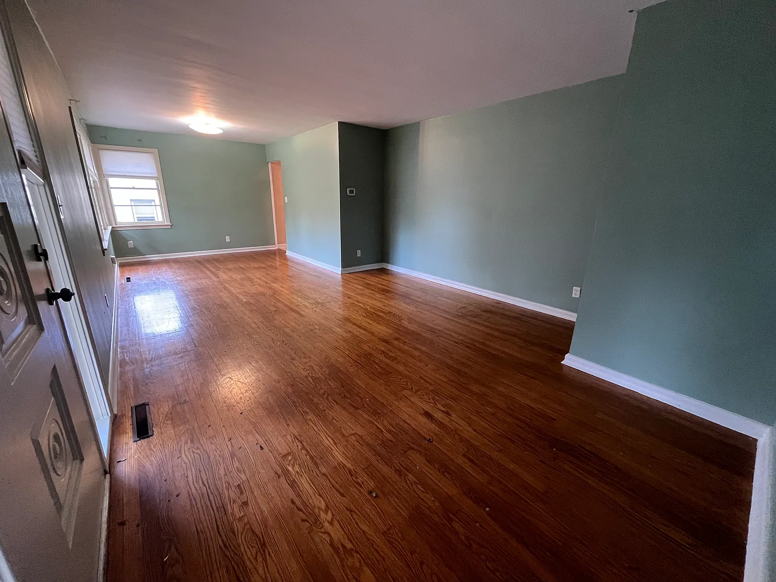 208 Woodland Ct — Photo 4