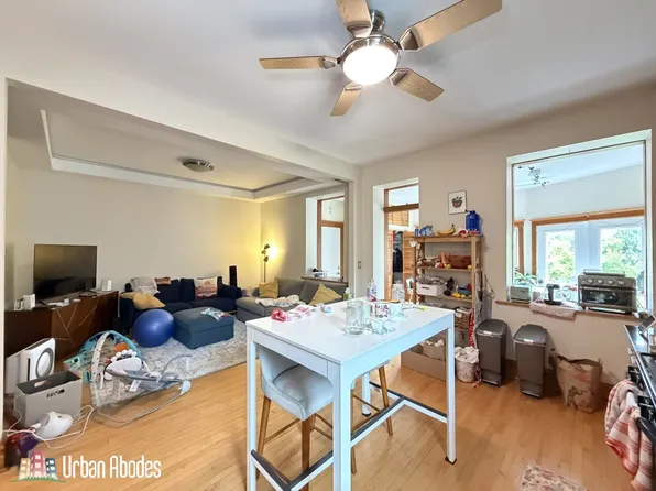 833 N Rockwell St #1, Chicago, IL 60622