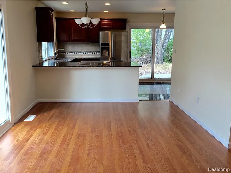 4307 Cypress Dr — Photo 5