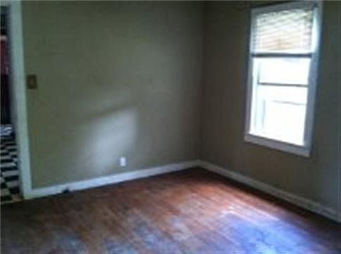 5th image of 214 Wylie St
