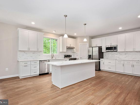 5th image of 107 Gold Valley Rd