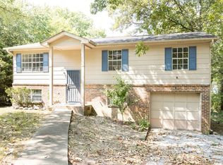 8330 Middle Rd, Ooltewah, TN 37363