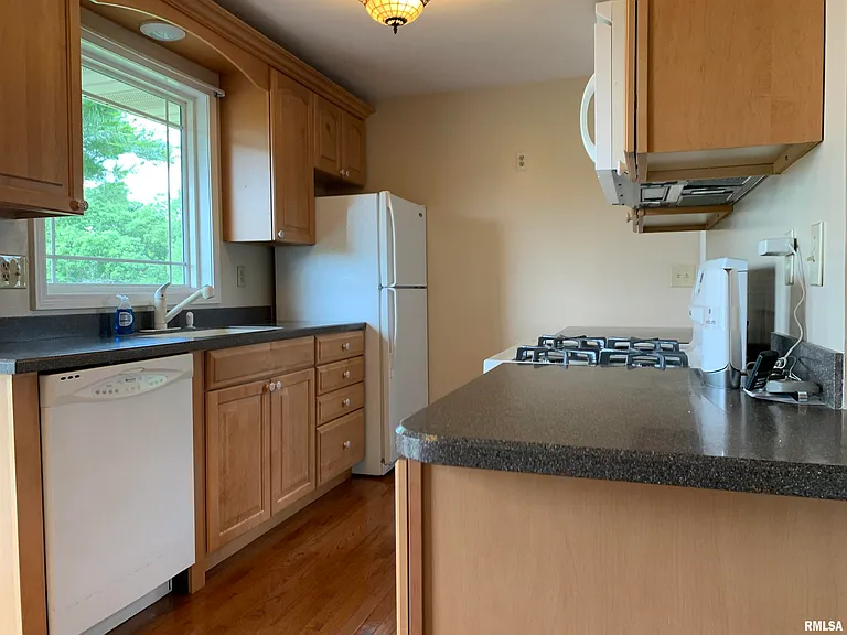 6525 N Kramm Rd — Photo 16