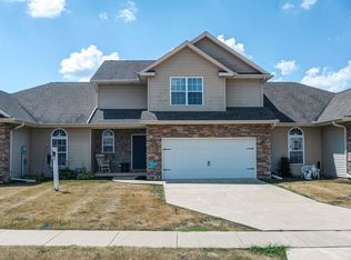1703B Timber Wolf Ln, Mahomet, IL 61853