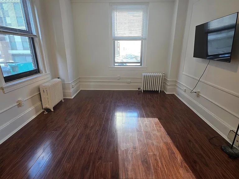 1324 Locust St #412 — Photo 5