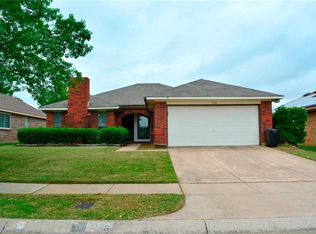 1116 Middlebury Ln, Euless, TX 76040