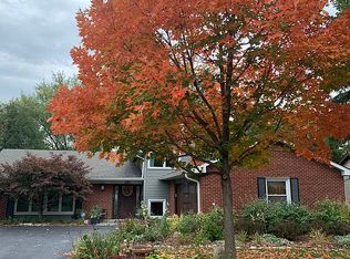 120 Red Bridge Rd, Lake Zurich, IL 60047