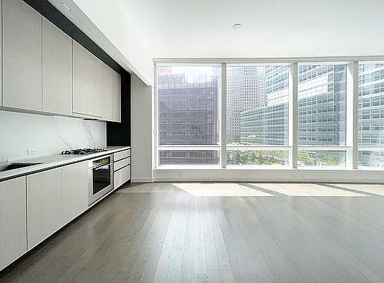 3rd image of 111 Murray St #8D