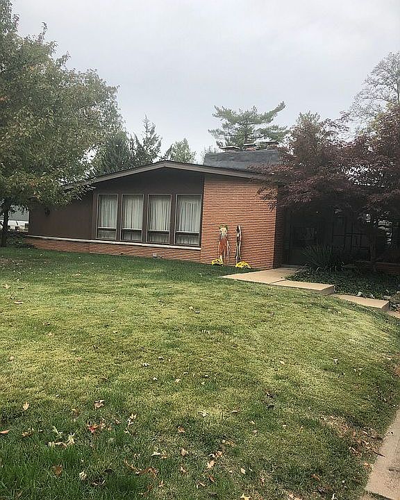 1st image of 10037 Crestwood Dr