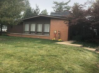 10037 Crestwood Dr, Saint Louis, MO 63126