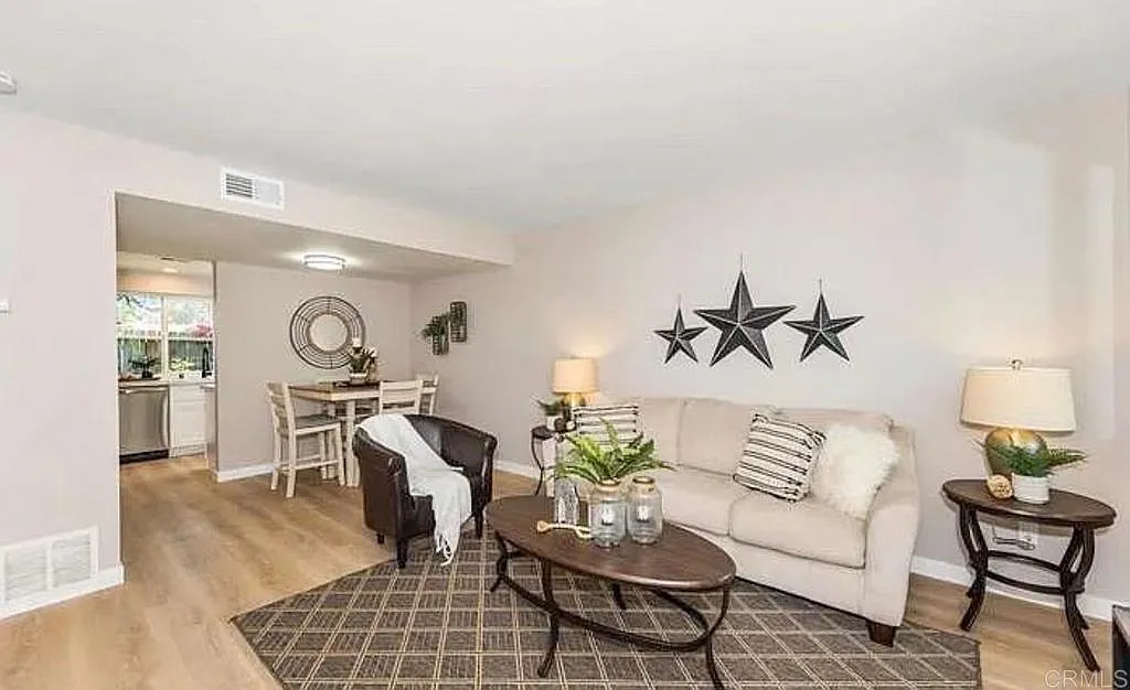 2 bed, 1.5 bath, 996 sqft, $2,850 — Photo 4