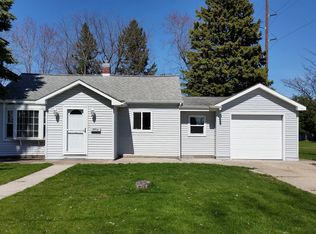 2912 Minnesota St, Marinette, WI 54143