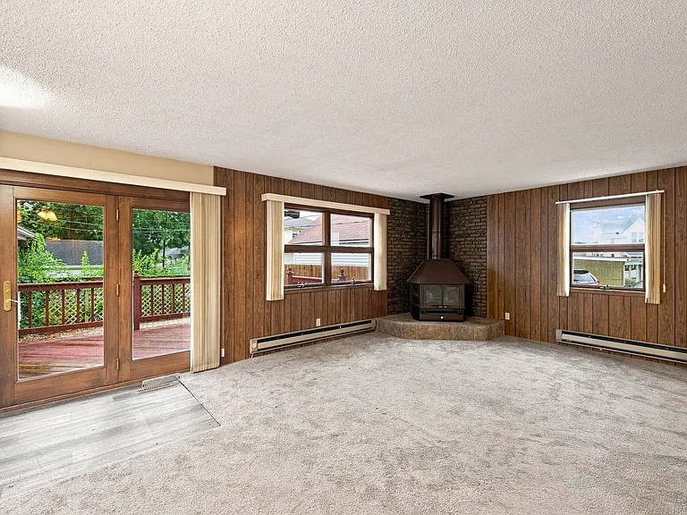 2112 Pine St — Photo 9