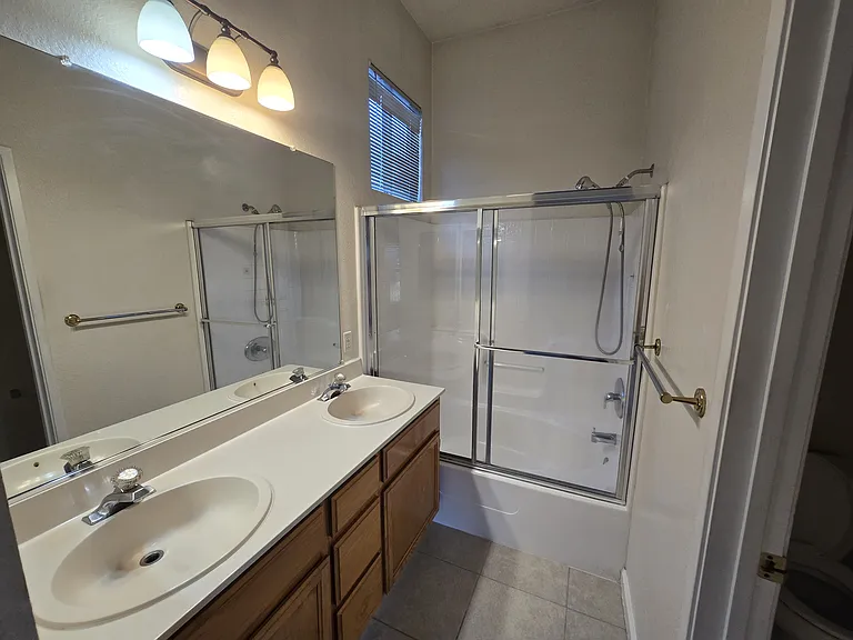 5128 Hereford Ct — Photo 11